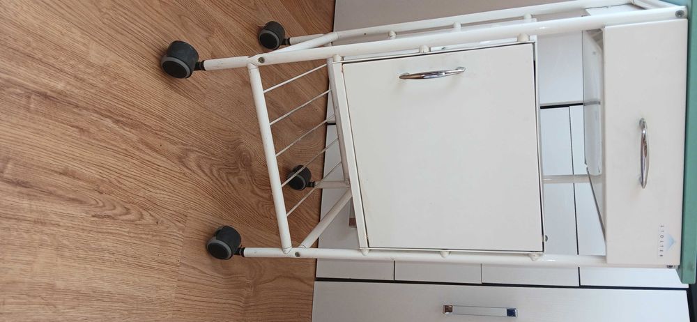 szafka medyczna przyłóżkowa