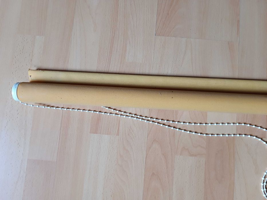 Roleta kolor żółty