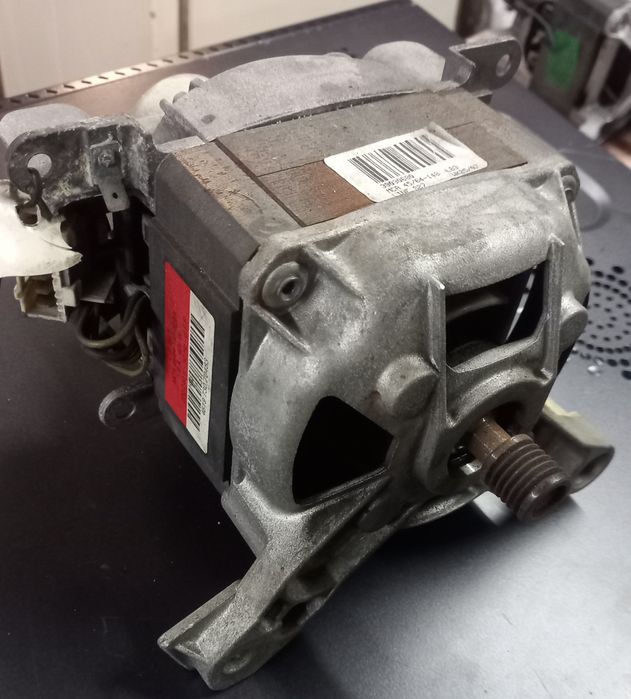 Продам мотор на стиральную машину