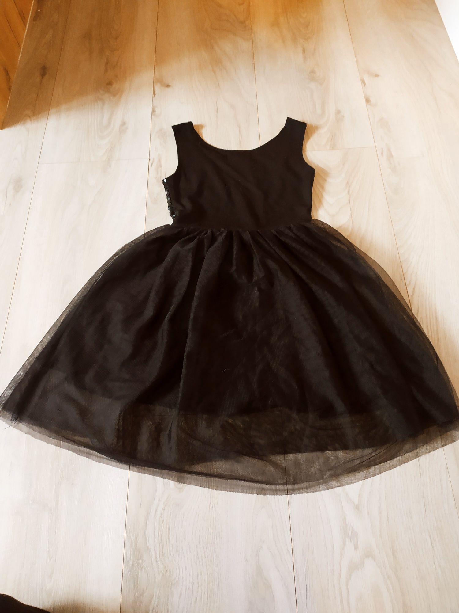 Czarna sukienka tiul cekiny 146 h&m