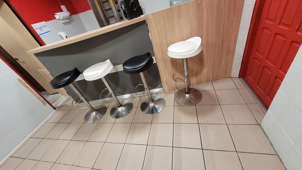 Krzesła barowe kuchenne