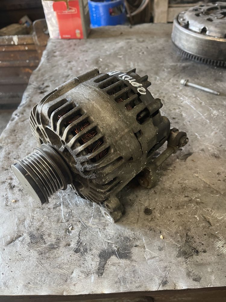 Alternator /VW /Passat b6 /golf 5 /audi a3/ BOSCH 140a