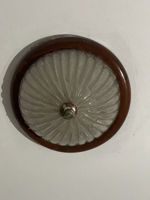 Plafond de teto com aro em madeira