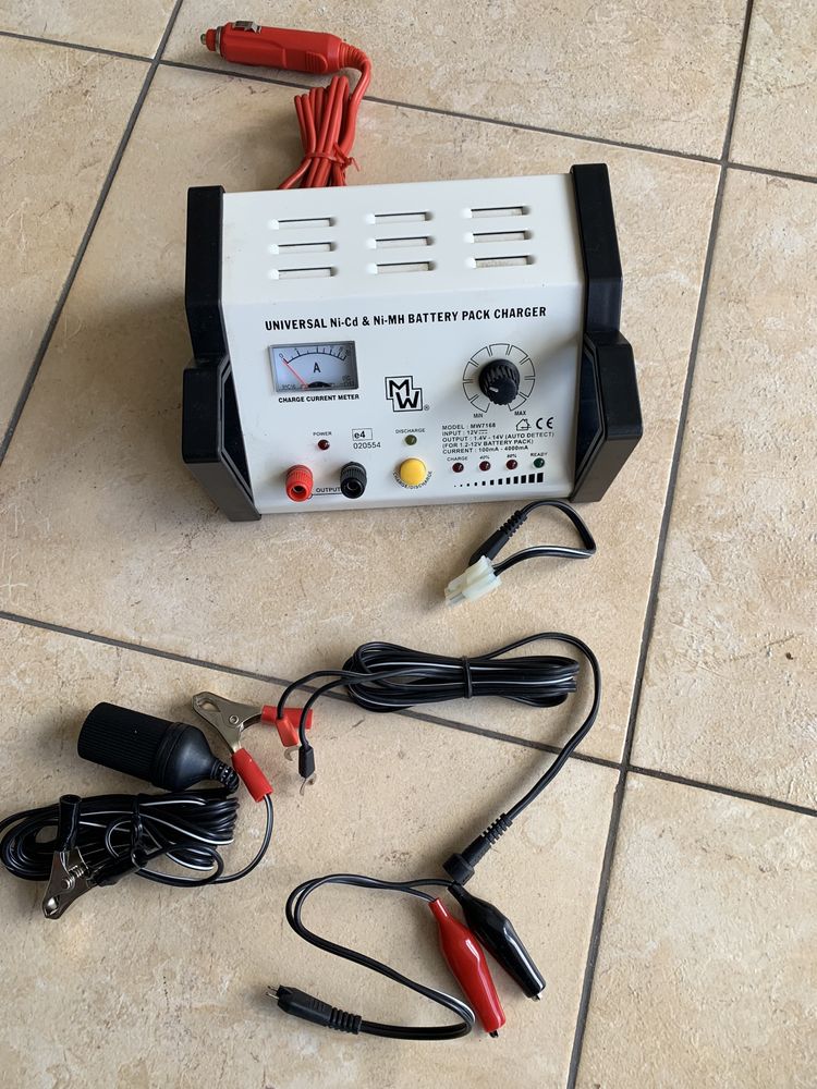 Carregador Baterias Pilhas Ni-CD e NI-MH novo