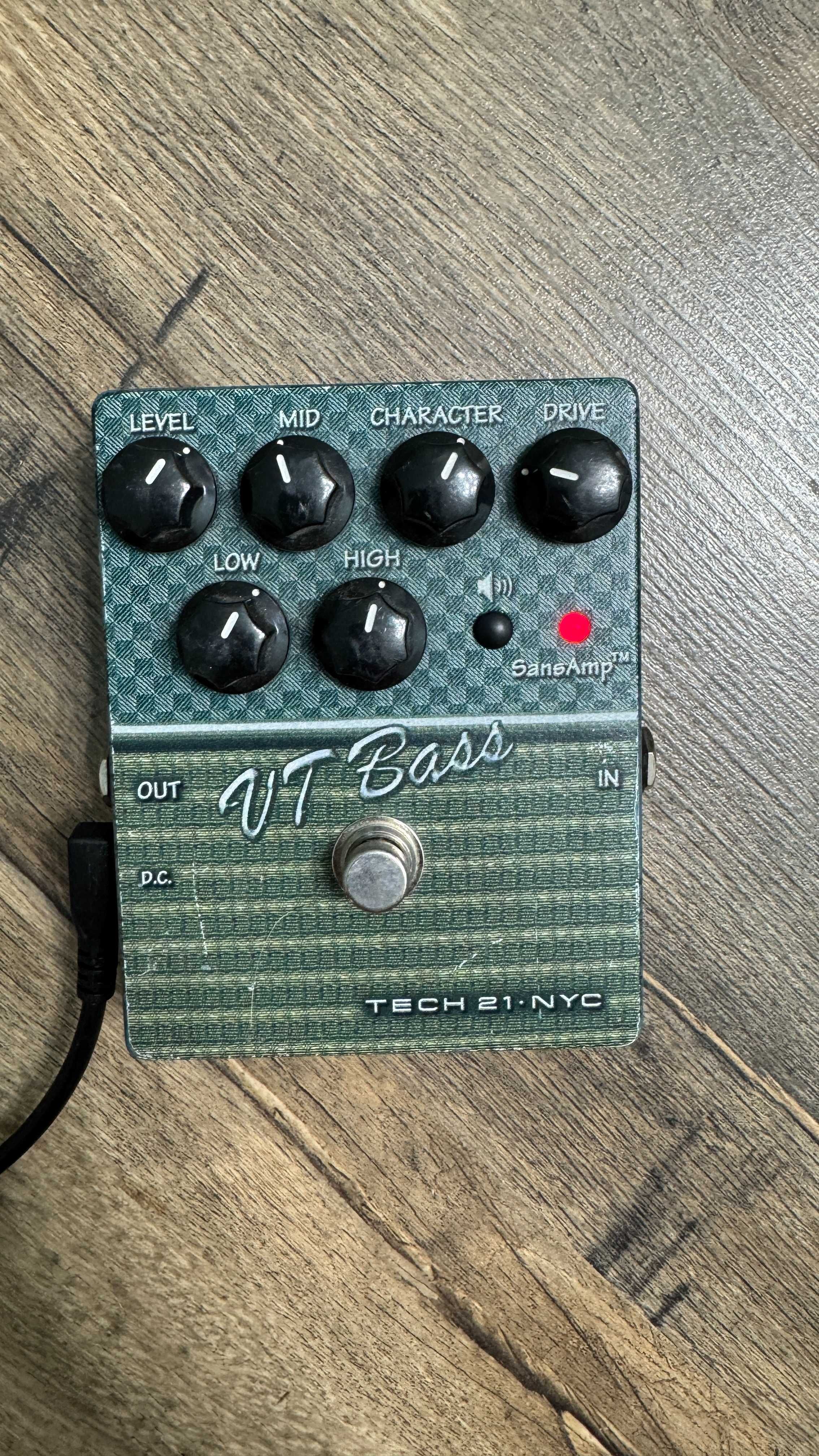Преамп для бас гітари Tech 21 SansAmp VT Bass