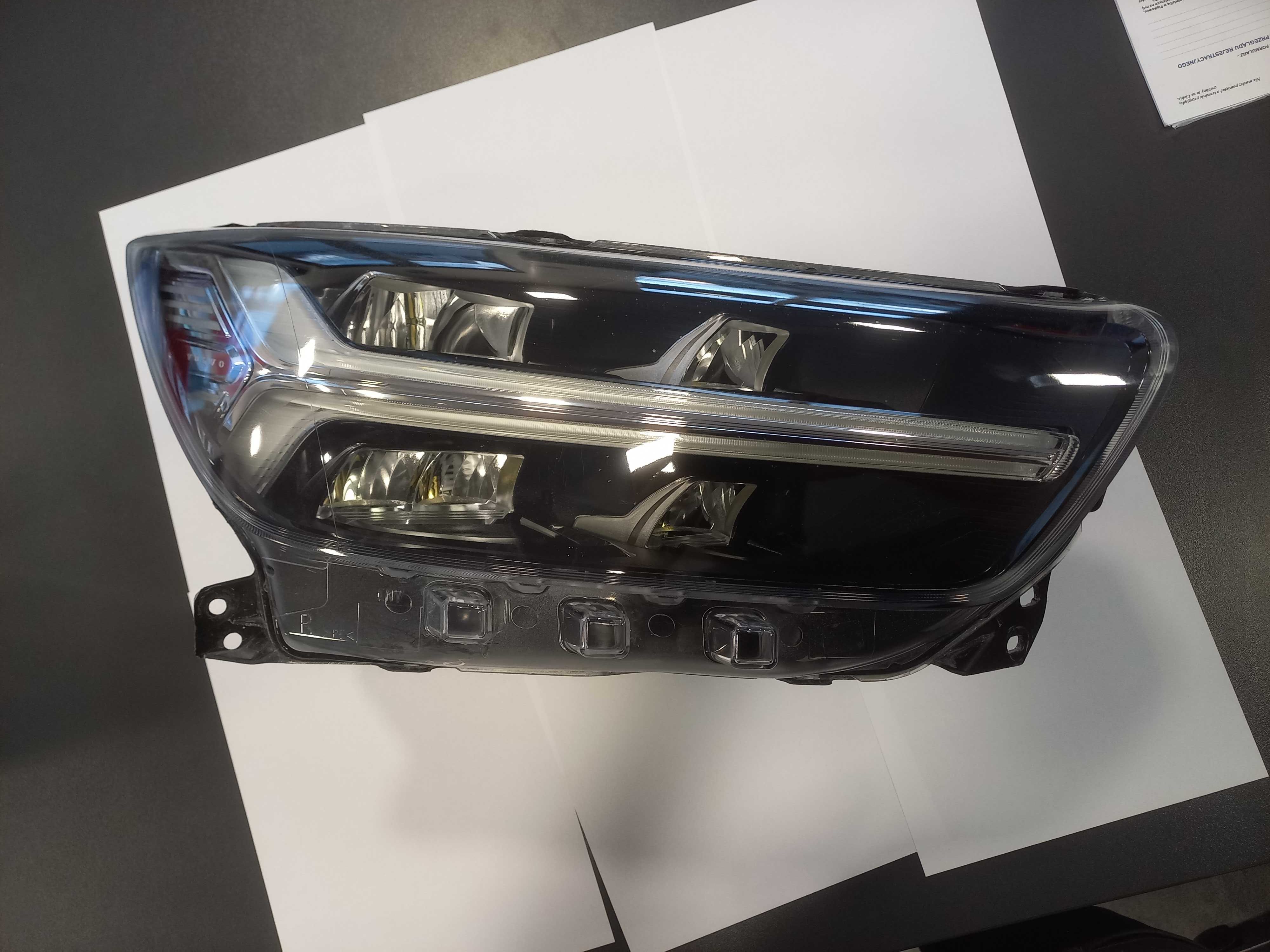 Volvo XC40 EU Lampa Reflektor przedni prawy MID Full Led