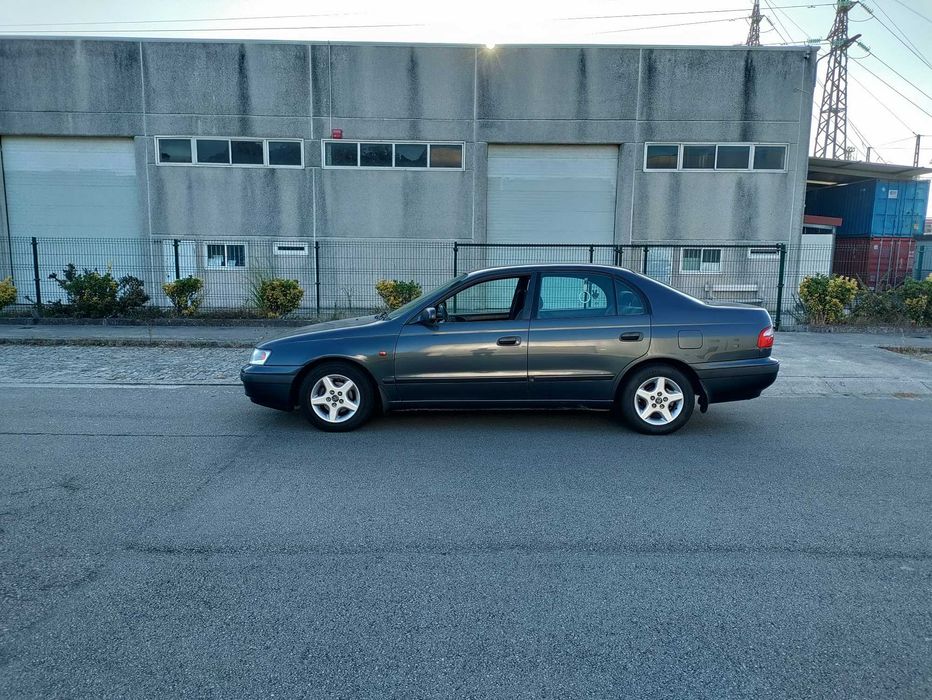 Toyota Carina E Gli 1.6 sedan