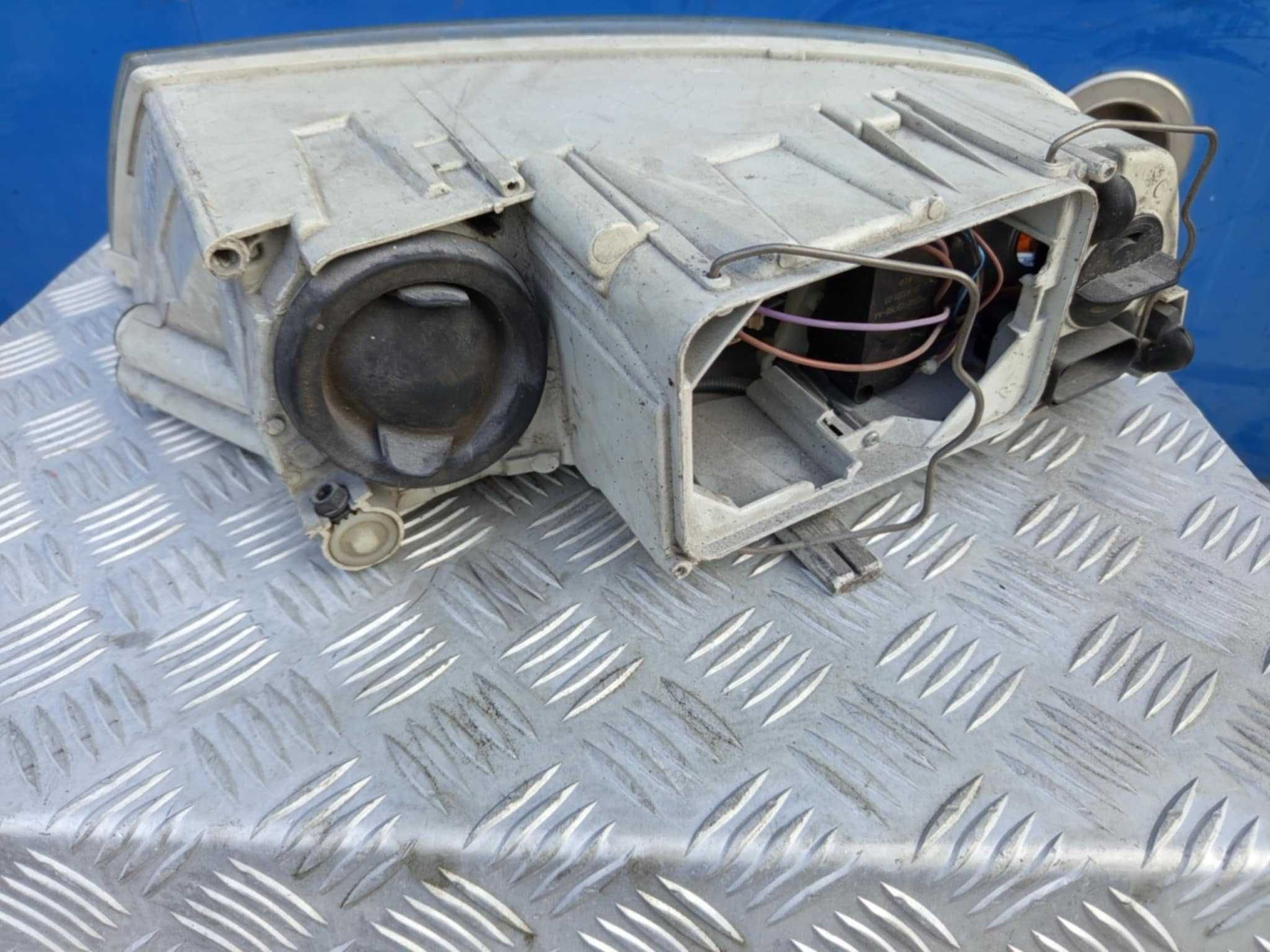Reflektor Lampa Przód Prawa Lewa Skoda Octavia 2