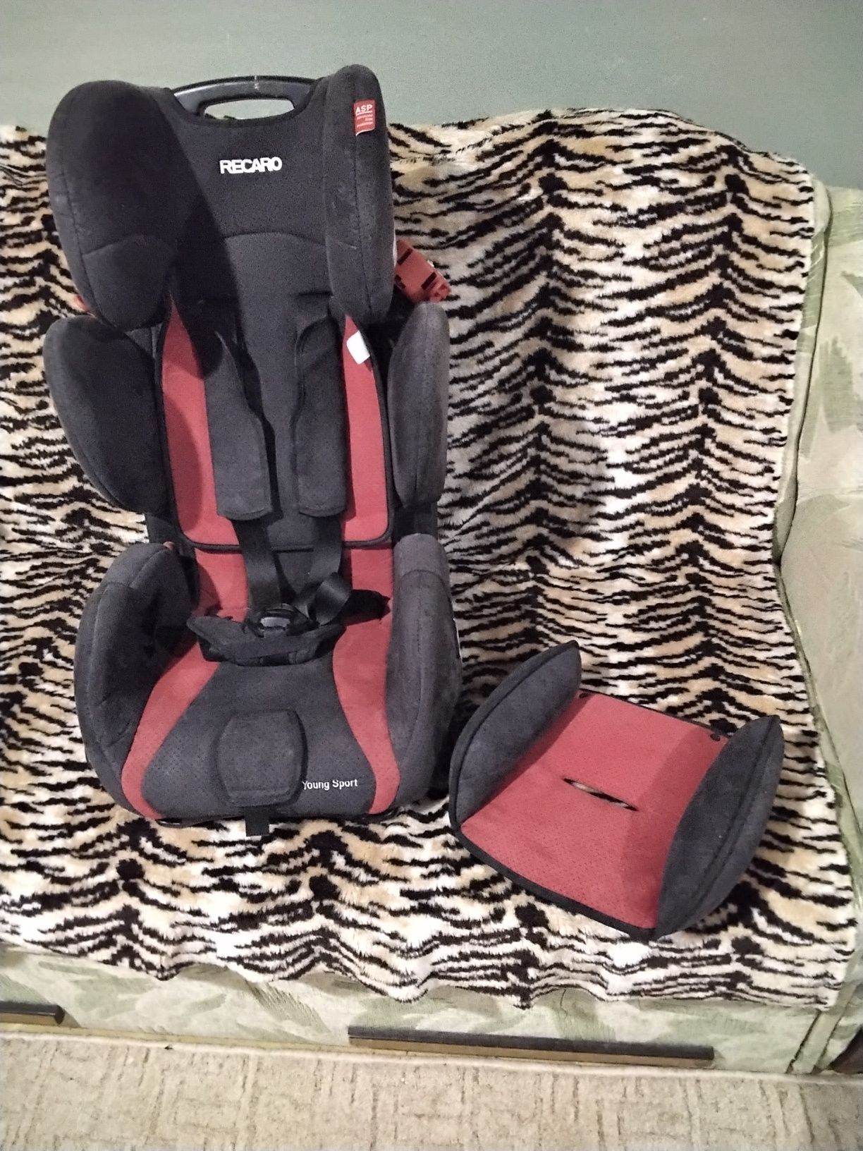 Автокресло recaro