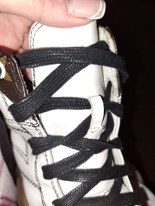 Кроссовки, ботинки 36.5 размер. LV. Кожа