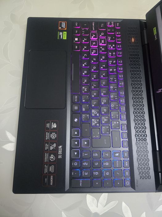 Acer Nitro 16/180Hz/Ryzen 9 8945HS/RTX 4070 140W/SSD:1TB/DDR5 5600