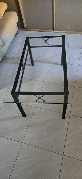 Mesa de refeição e 4 cadeiras + mesa de centro em ferro e vidro