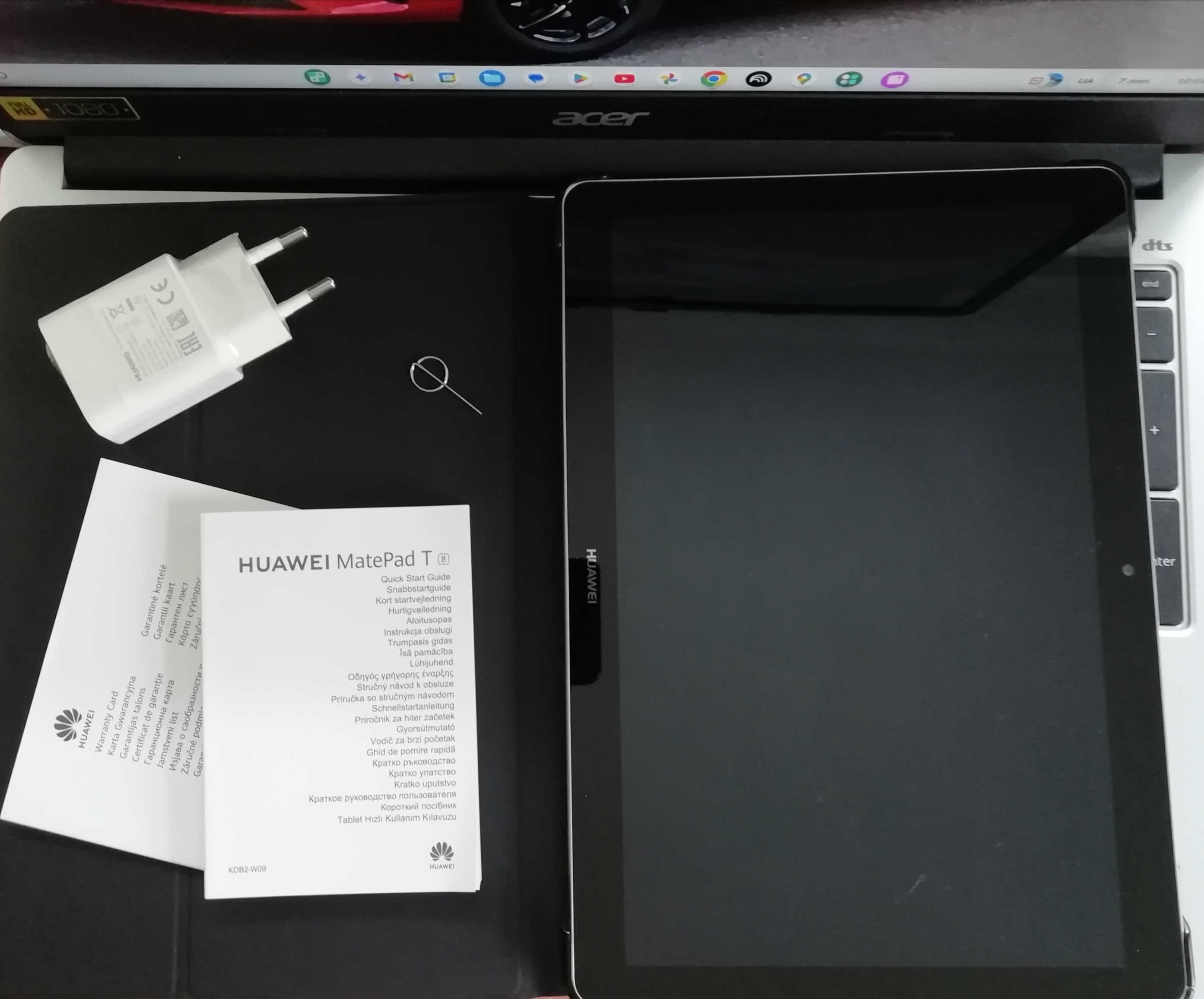 Планшет–телефон HUAWEI Media Pad T3+футляр, металевий корпус