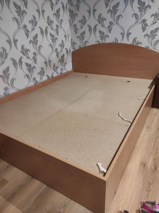 Кровать двуспальная