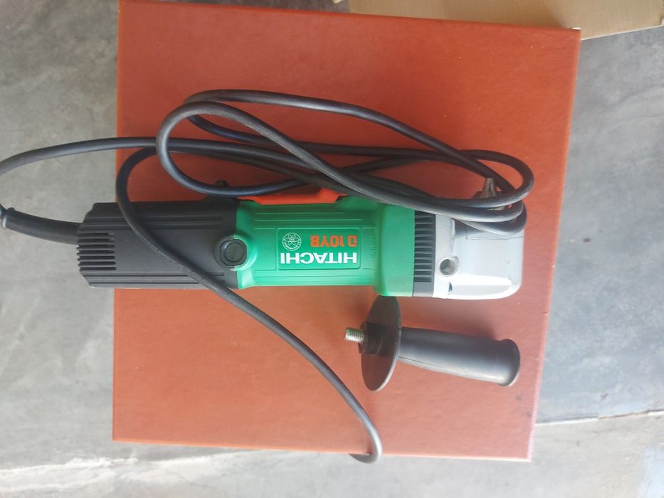 Furadora Angular Hitachi D10YB