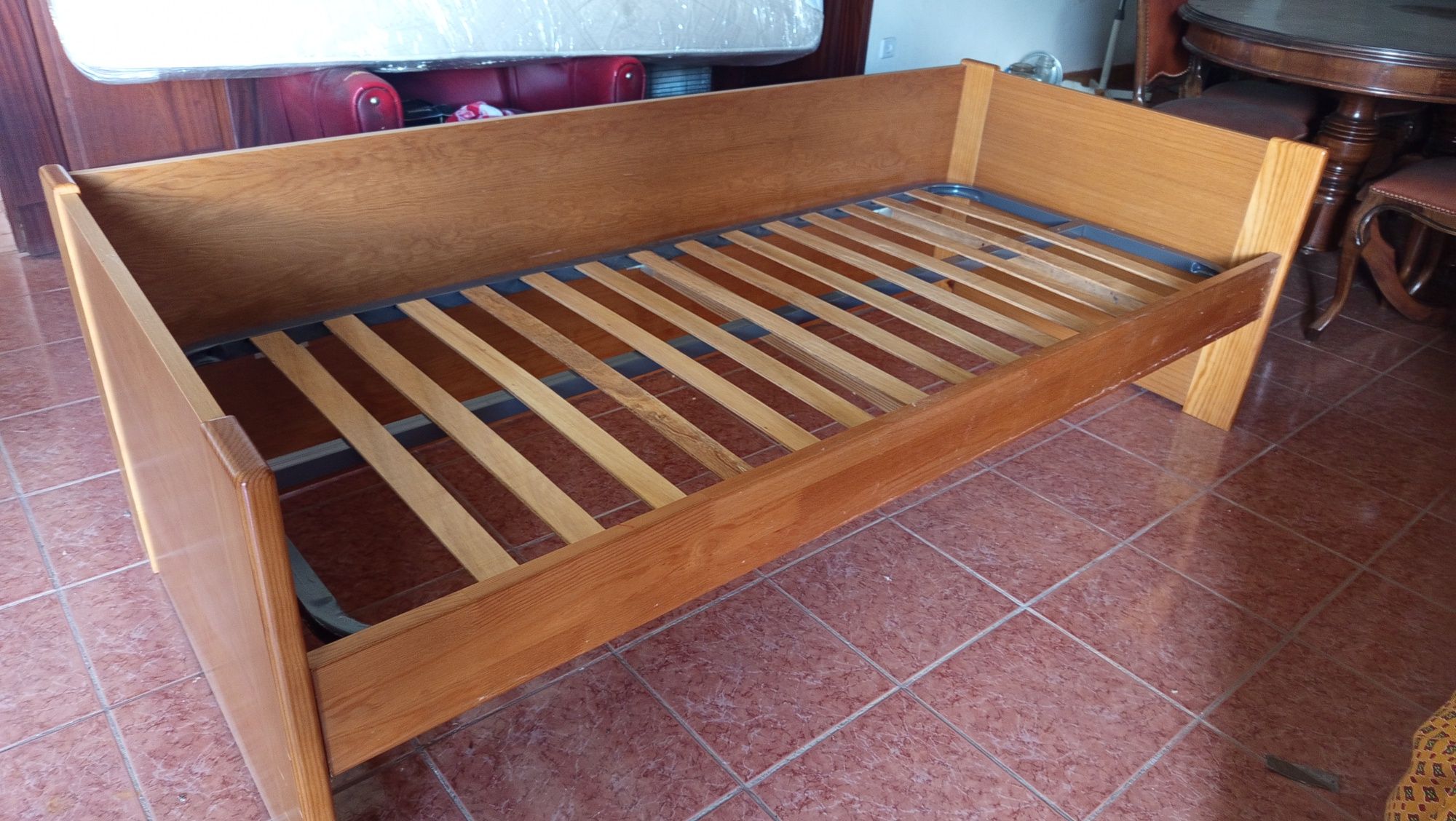 Cama studio de corpo e meio