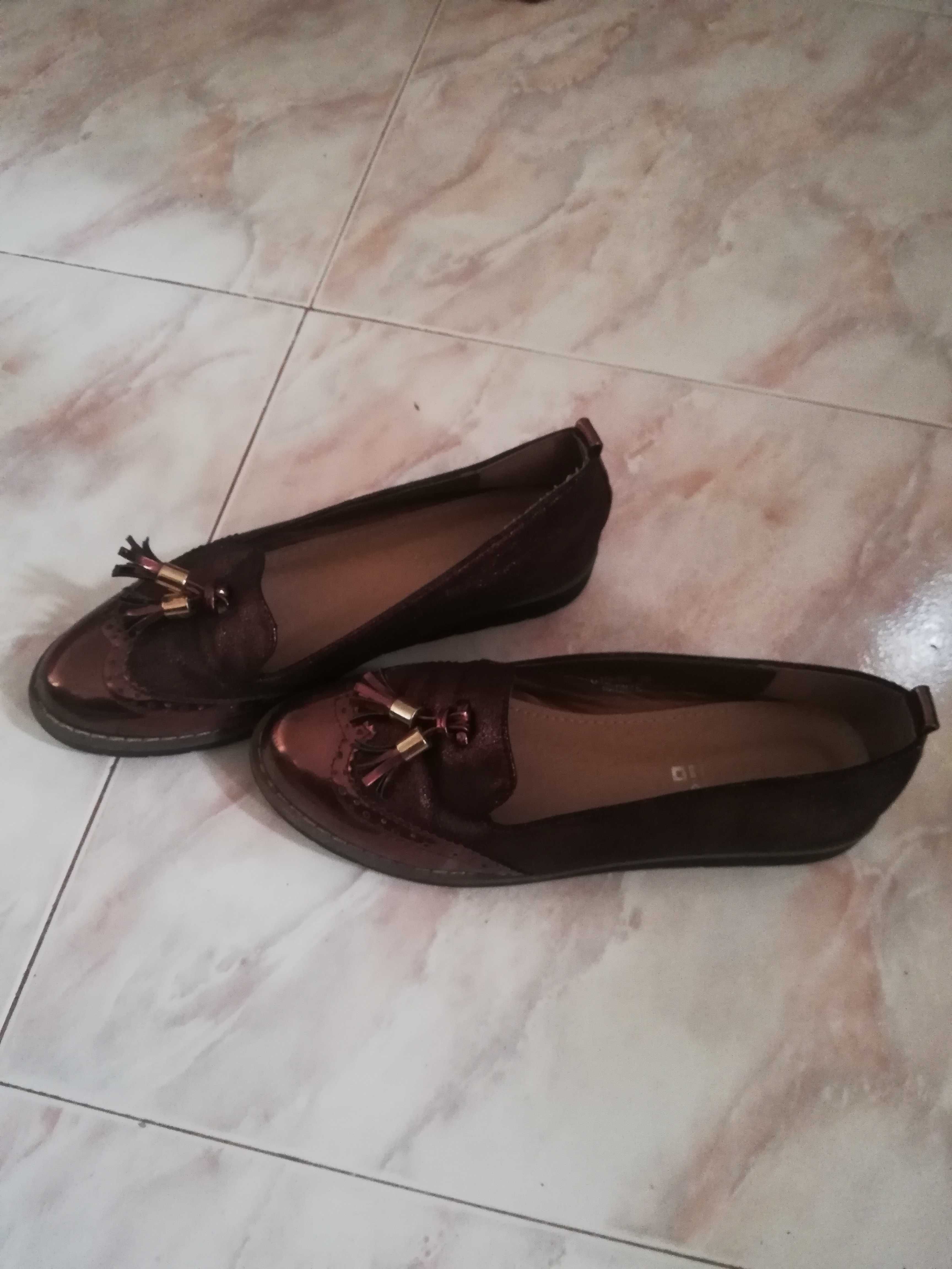 Sapatos cor castanho bronze, como novos