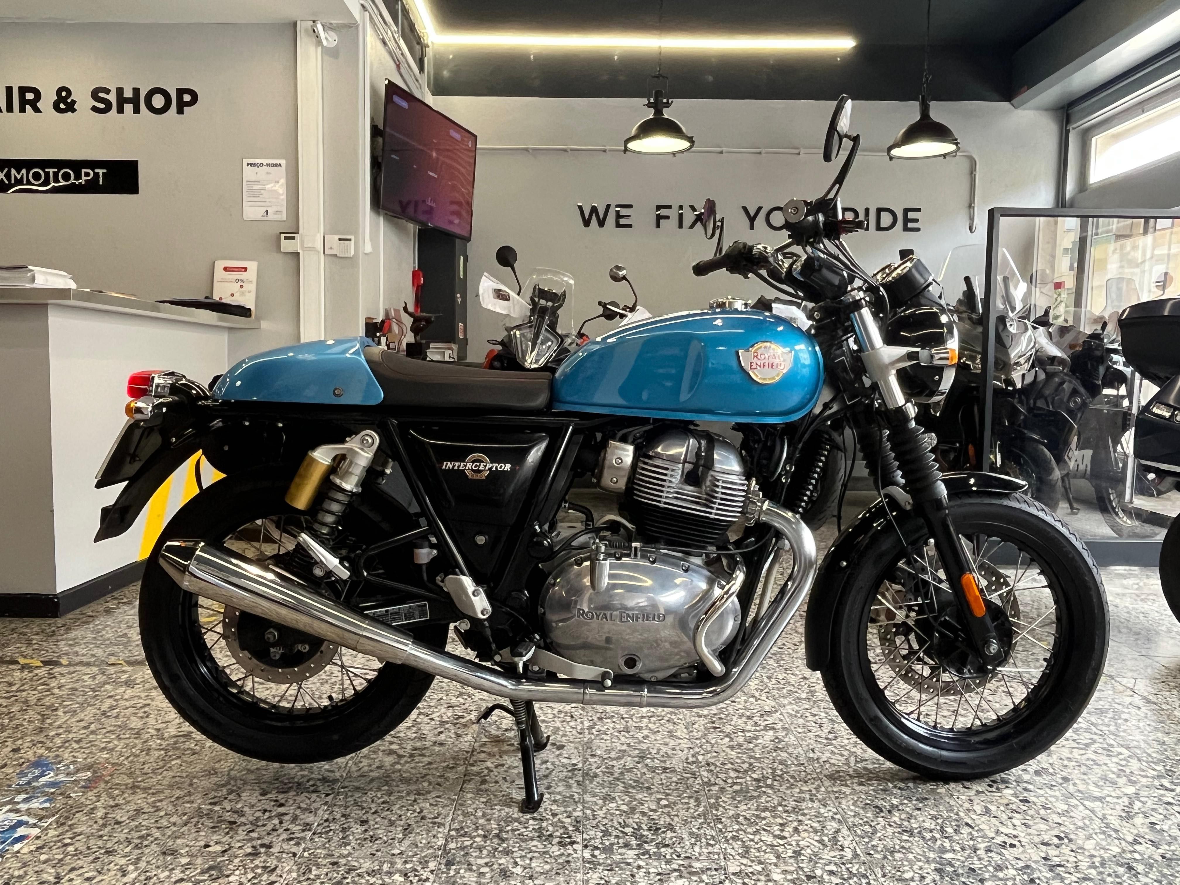 Royal Enfield Interceptor 650 de 2021 Impecável com Extras
