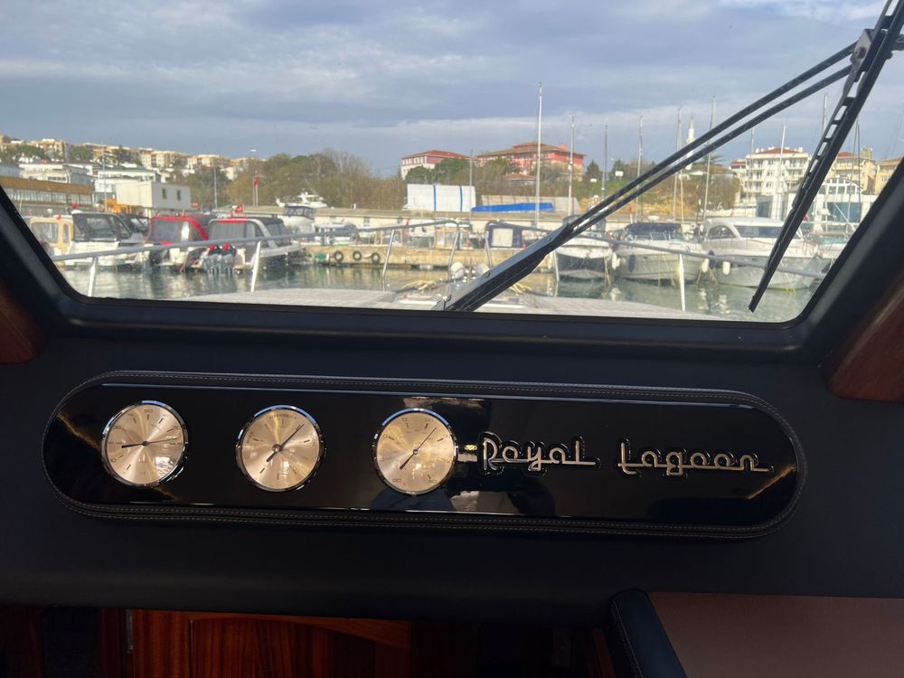 Яхта Royal Lagoon Cabin 57