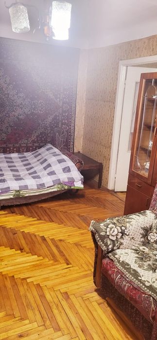 Продажа двухкомнатной квартиры в центре города.