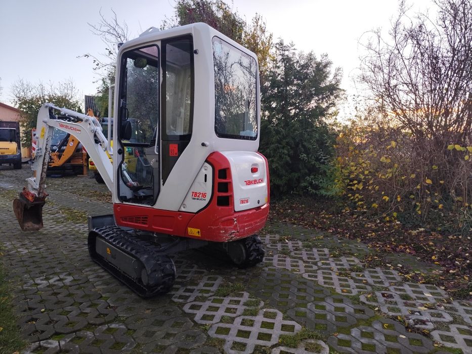 Minikoparka takeuchi Kubota cat jcb
