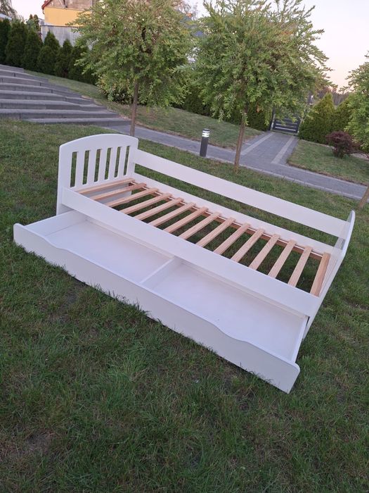 Łóżko młodzieżowe Białe