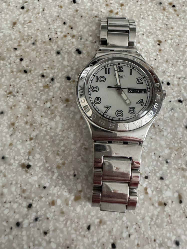 Годинник swatch irony не іде