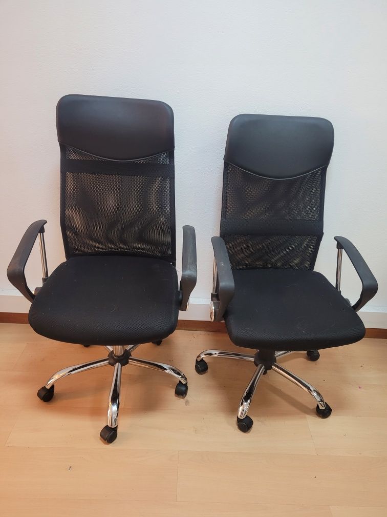 02 Cadeiras tipo Gamer - Perfeito estado - Valor para as duas