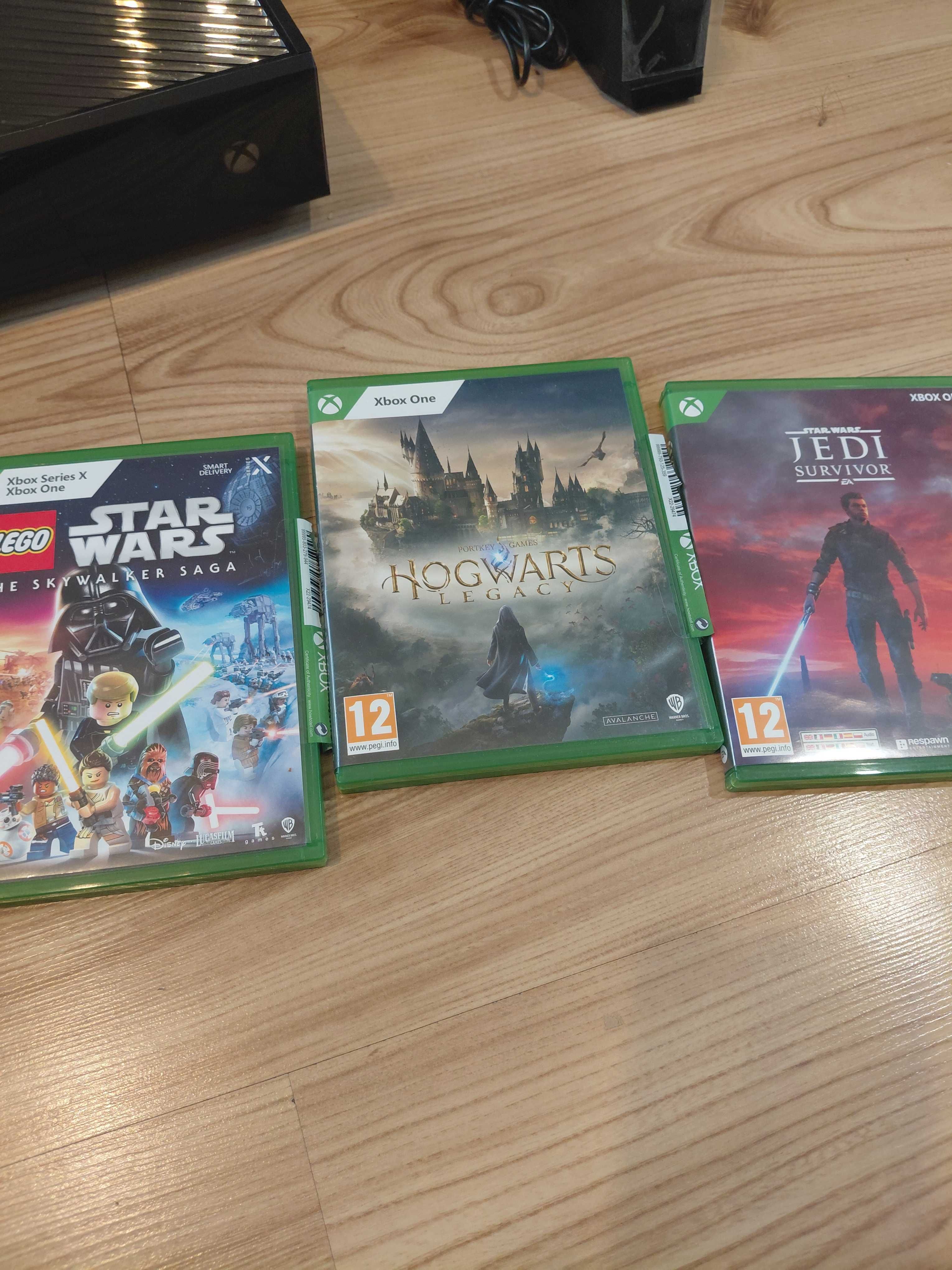 Xbox One 1TB, 2 pady z ładowarką, 3 gry