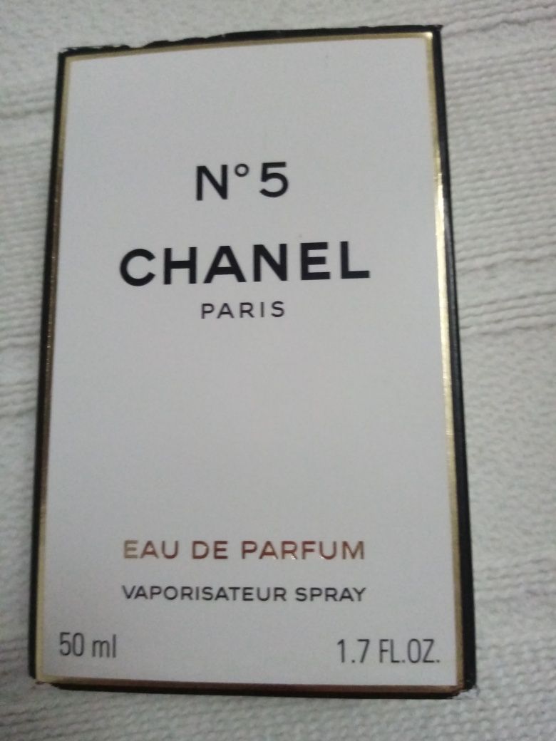 Perfume em caixa