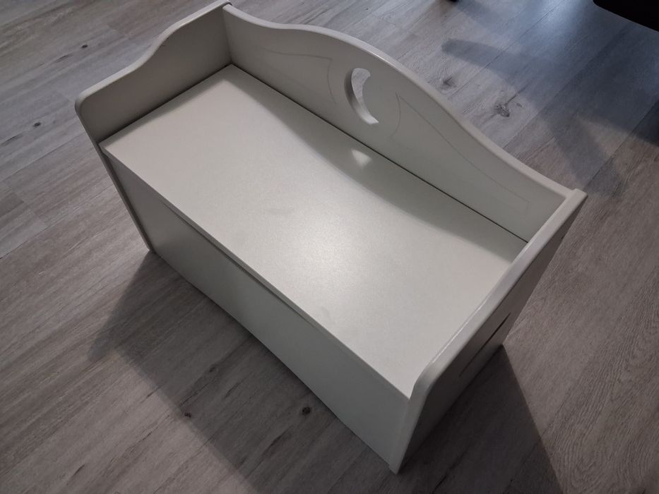 Skrzynia na zabawki, pościel.