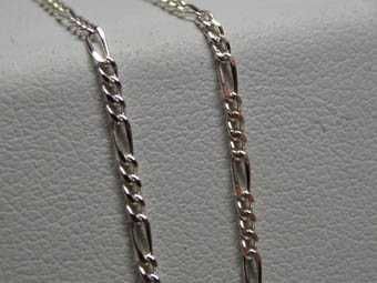 Delikatny srebrny łańcuszek figaro 41 cm. 1,5 mm.