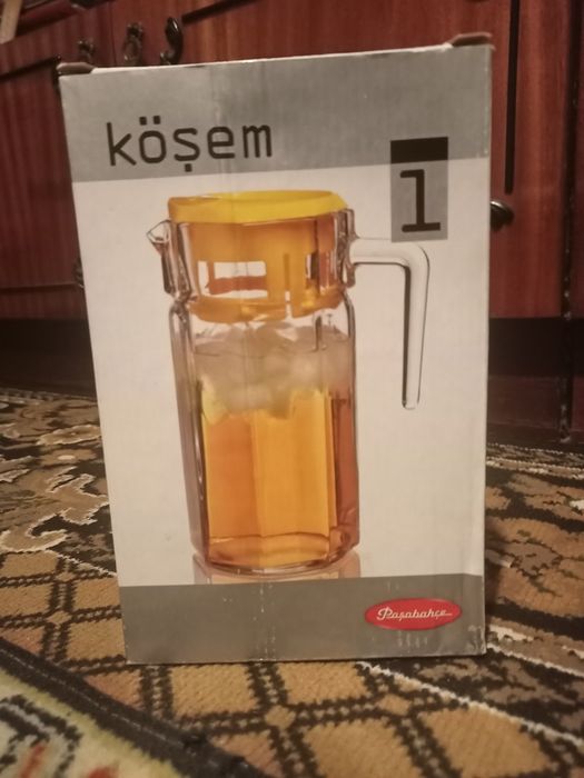 Глечик/графін скляний 1250 мл із кришкою "Kosem"