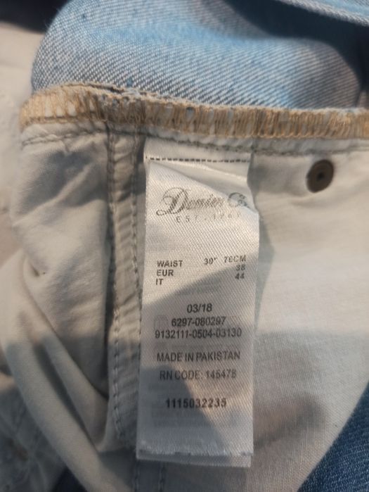 Szorty dżinsowe Regular