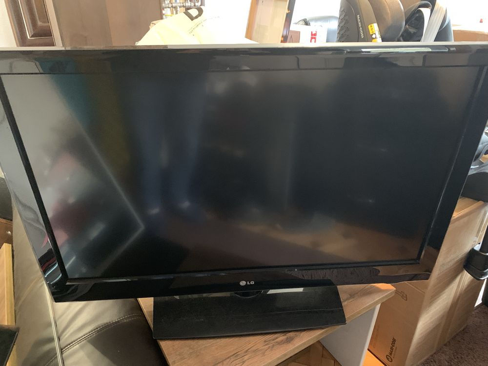 LG telewizor 42”