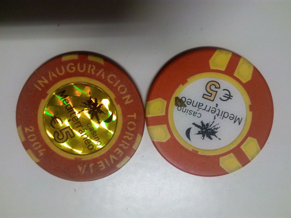 Coleção de 71 fichas de 27 casinos.