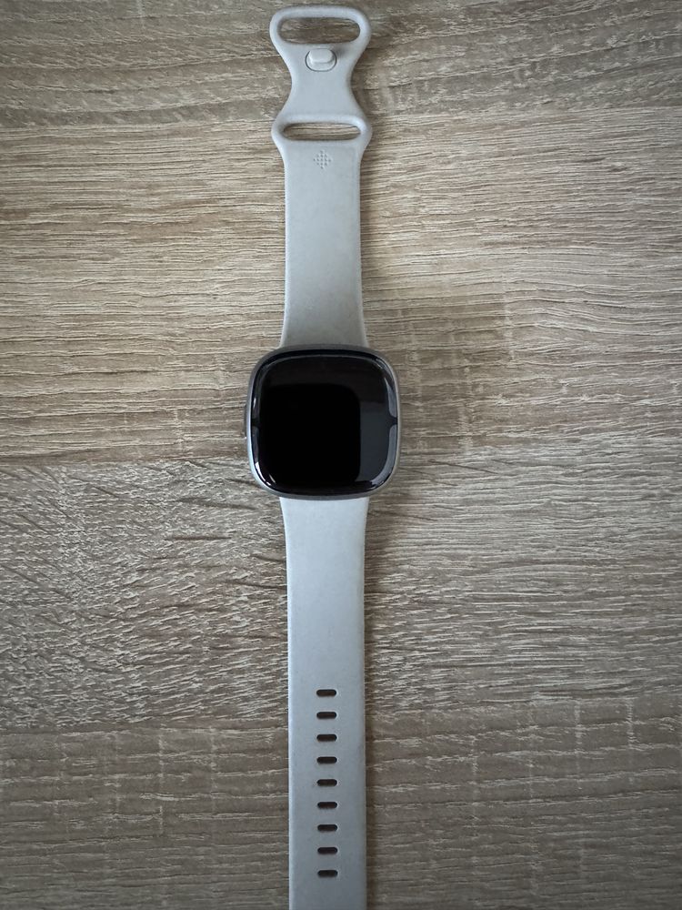 Smartwatch Fitbit Sense 2 by Google - stan idealny, nieudany prezent