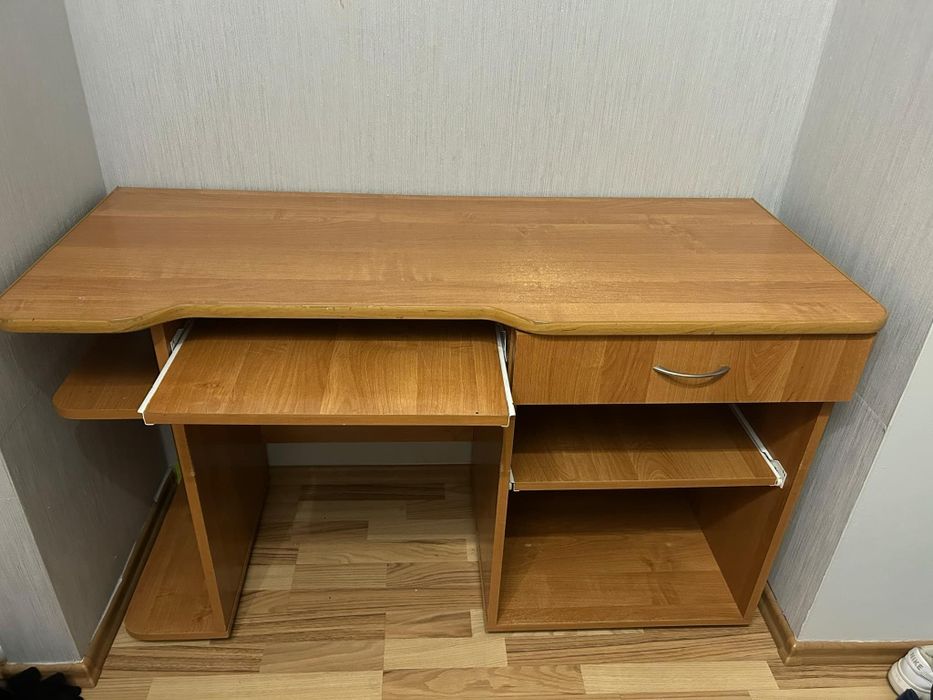 Biurko szkolne w dobrym stanie