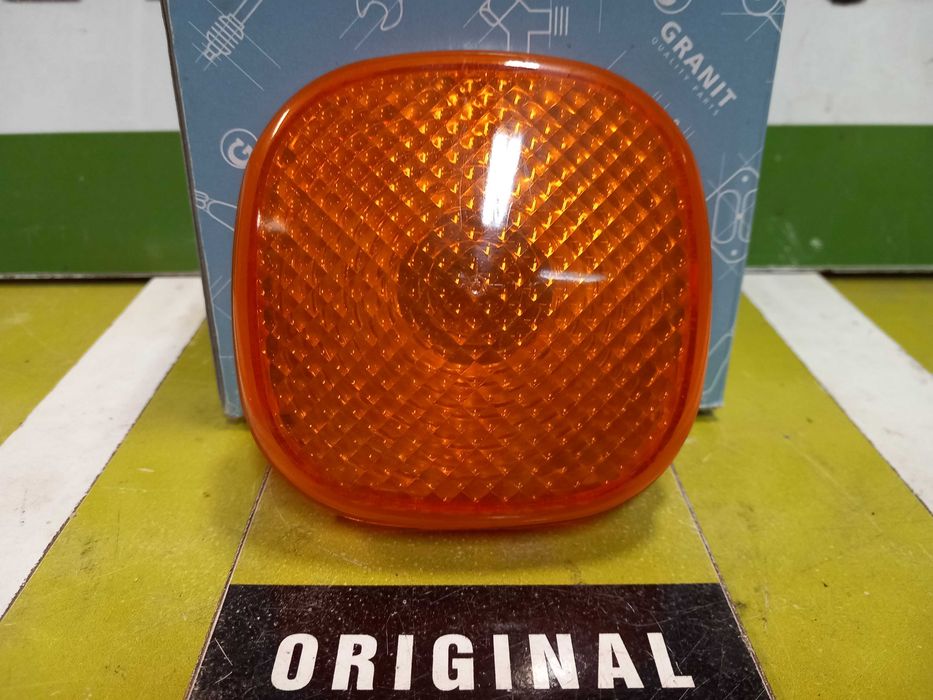 Klosz szkło lampy tylnej JCB CAT kierunkowskazu pomarańczowy 104x104mm