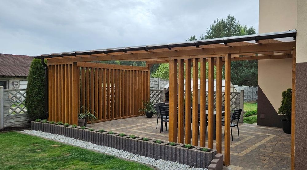 Pergola drewniana • taras • poliwęglan lub gont • pełne deskowanie