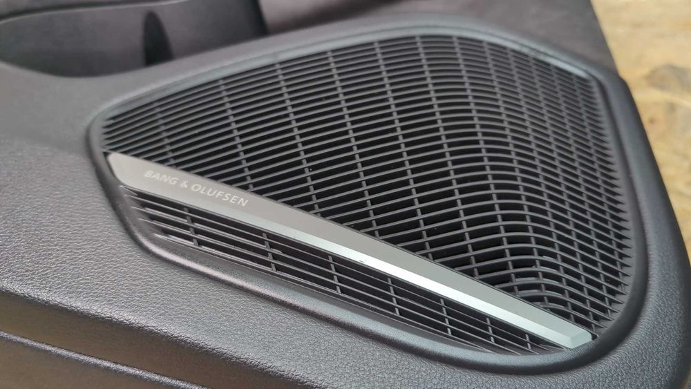Комплект дверных карта кожа+алькантара Audi A4/S4 B9