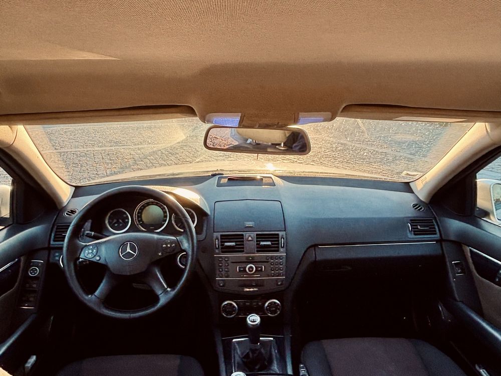 Mercedes-Benz c200