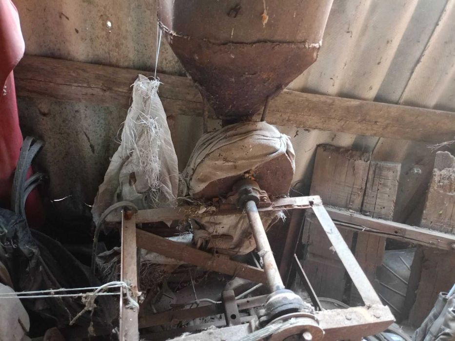 Продам потужну зернодробарку (млин) на двигуні ЗІД