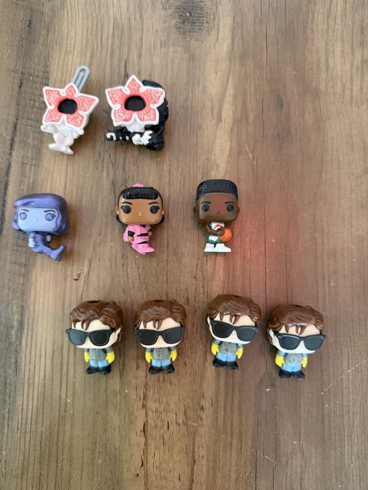 stranger things kinder игрушки