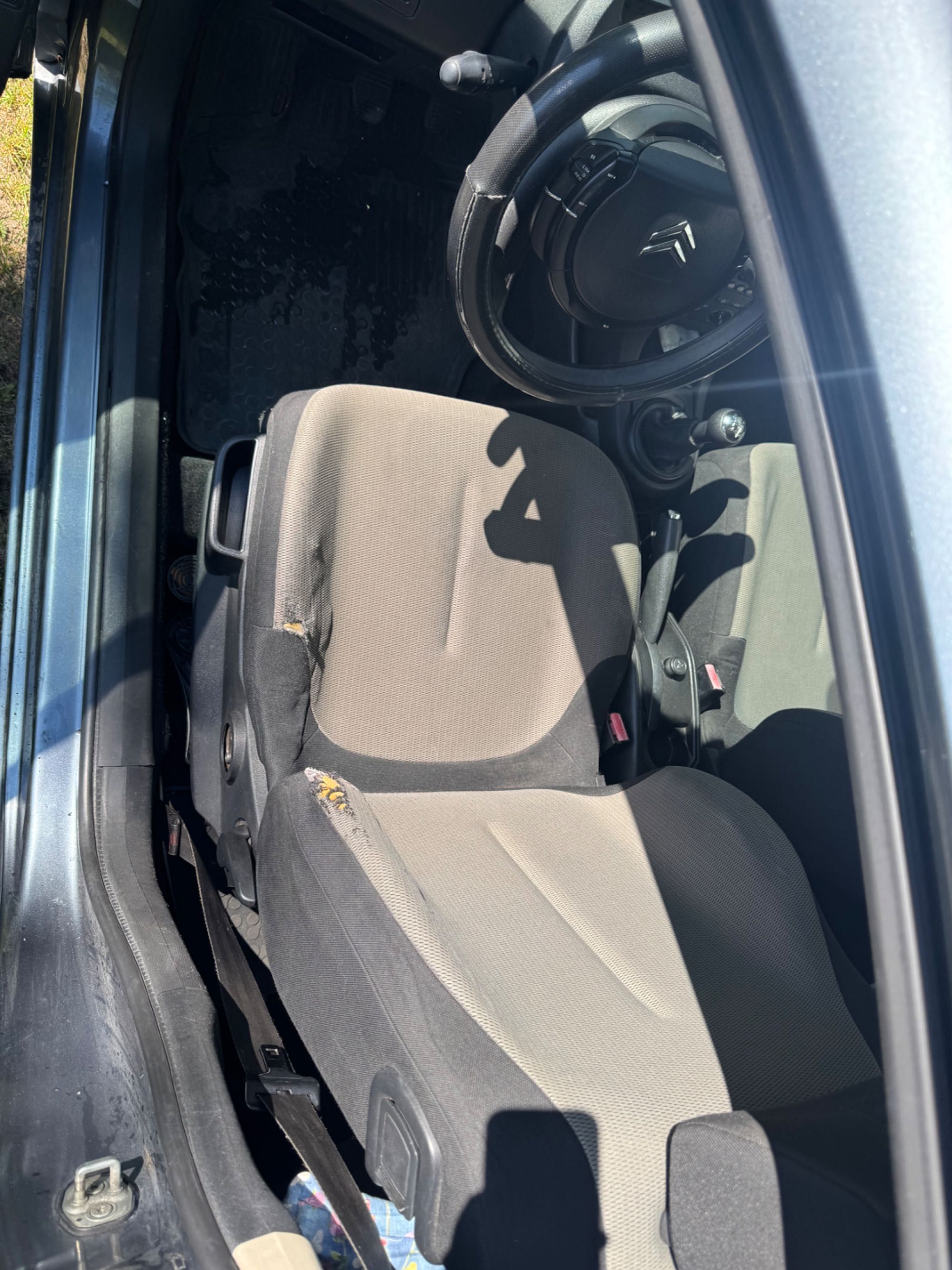 Citroen C4 / 2006 / Bedzyna1.4 / Z ważnym przeglądem i OC .