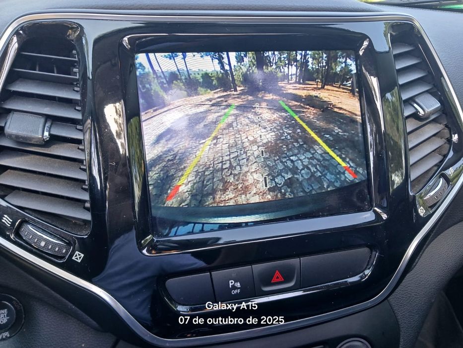 Jeep cheroke ano 2018 motor 3.2 272cv gasolina full extras Aceito reto