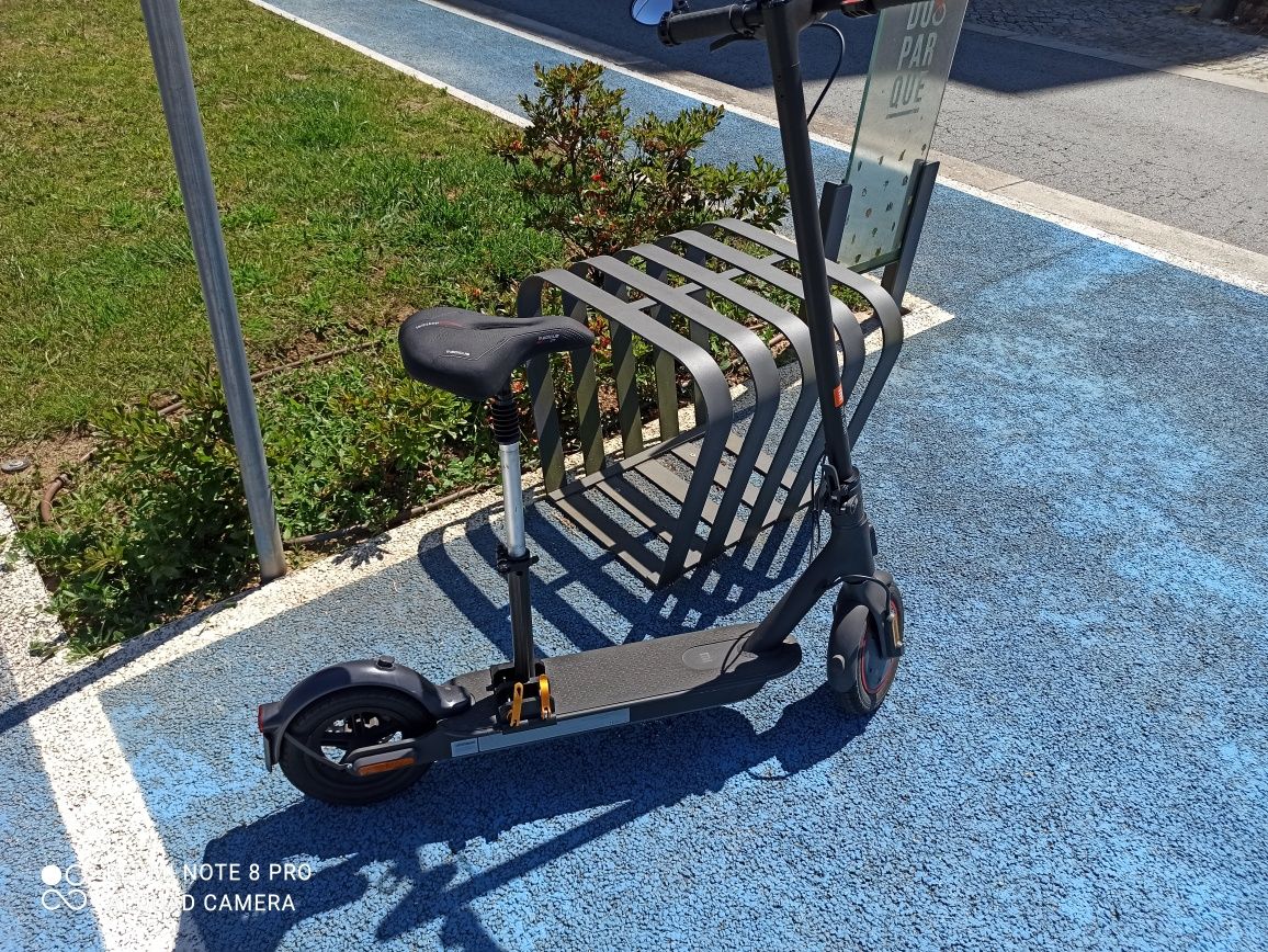 Trotinete Xiaomi com assento