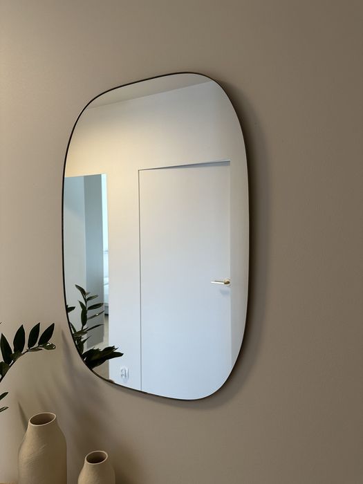 Lustro w złotej ramie Zara Home