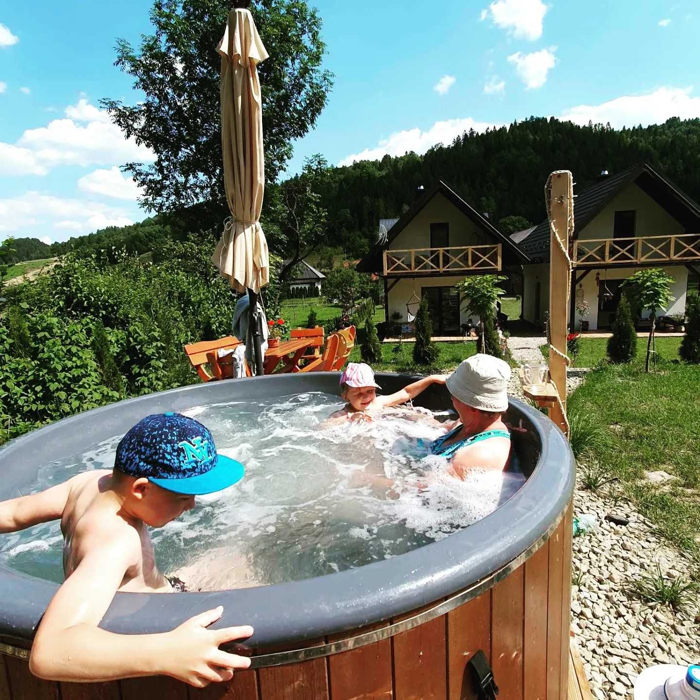 Domki z jacuzzi i kominkiem Ochotnica Dolna