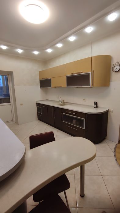 двоповерховий будинок